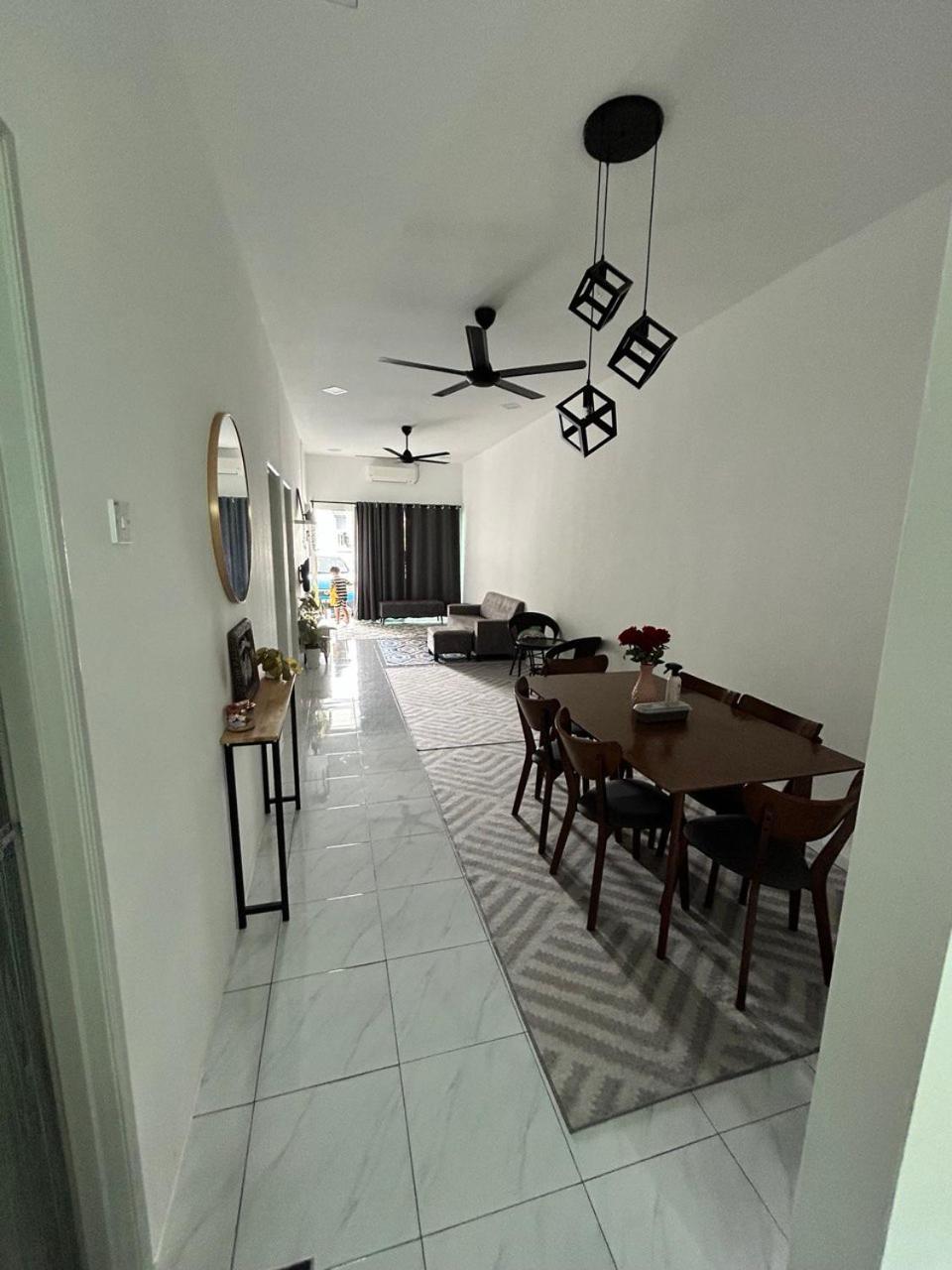 Zh Homestay Teluk Batik لومو المظهر الخارجي الصورة